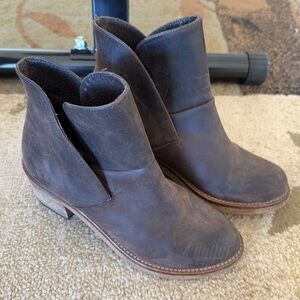 Free people boots amazing condition - distressed leather made in spain size 36